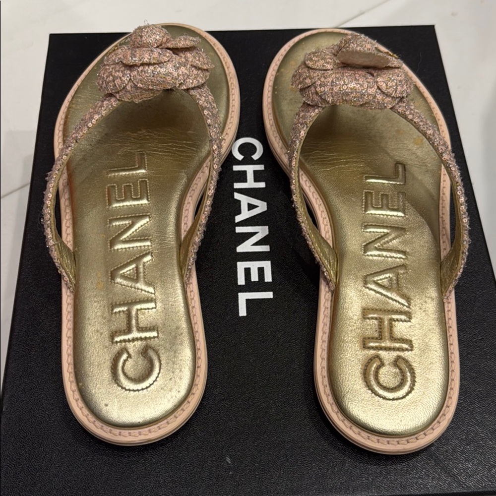 CHANEL Camellia Thong Sandals, size 40